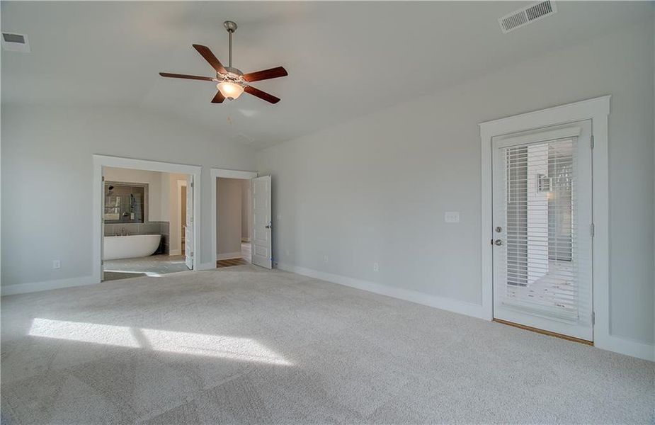 Spacious, unfurnished interior of a new home in Saddleridge, Senoia (Image 28).