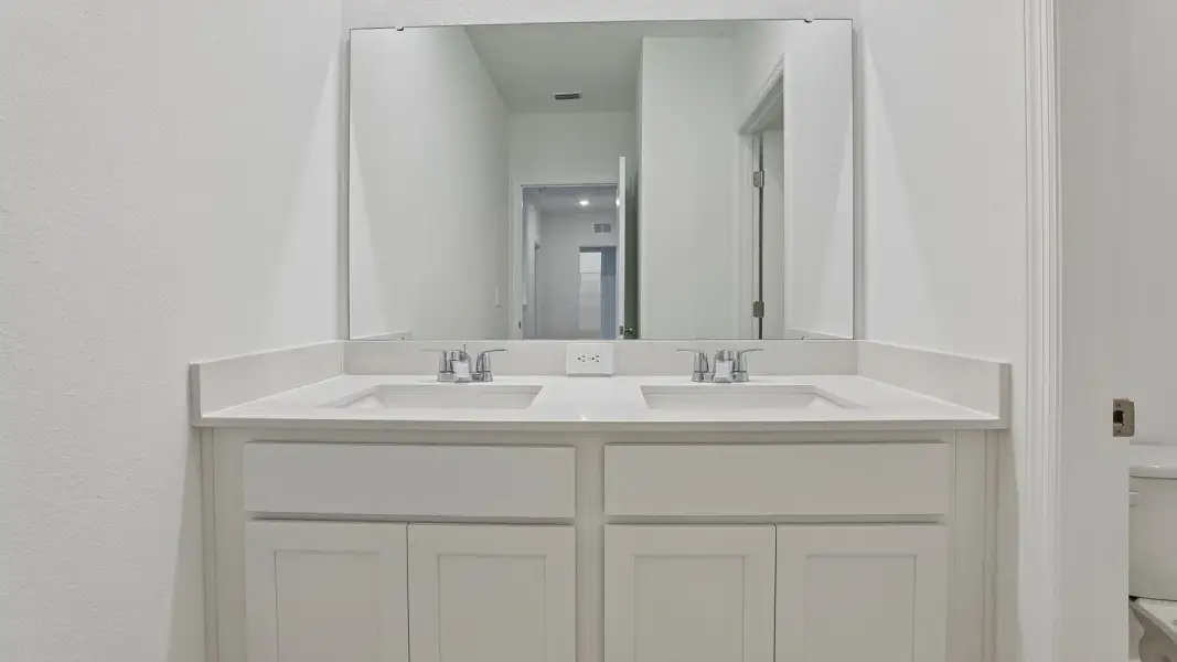 Representative interior finishes for a home built from the Riviera by D.R. Horton in James Landing, Leesburg (Image 12). Representative interior finishes for a home built from the Riviera by D.R. Horton in James Landing, Leesburg (Image 12).