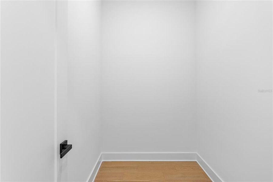 Spacious, unfurnished interior of a new home in , Tampa (Image 75).