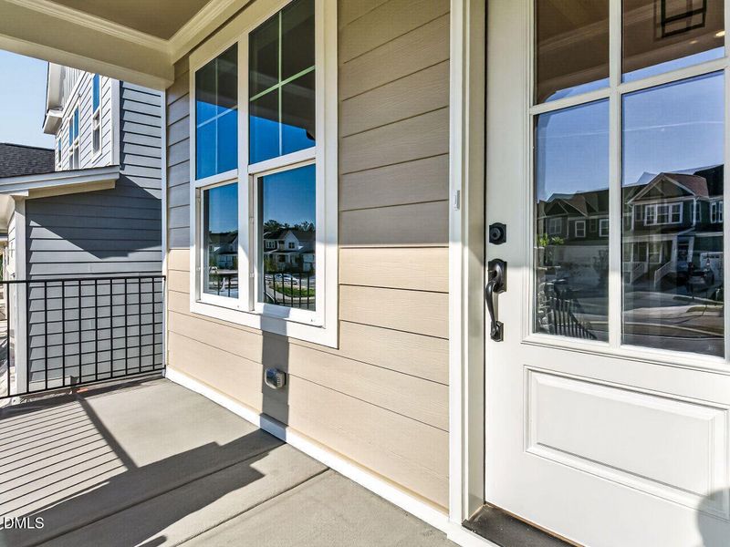 003-1280x960-front-porch