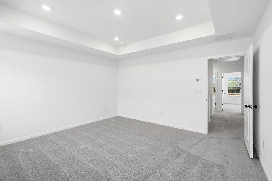 Spacious, unfurnished interior of a new home in Auburn Glen, Dacula (Image 16).