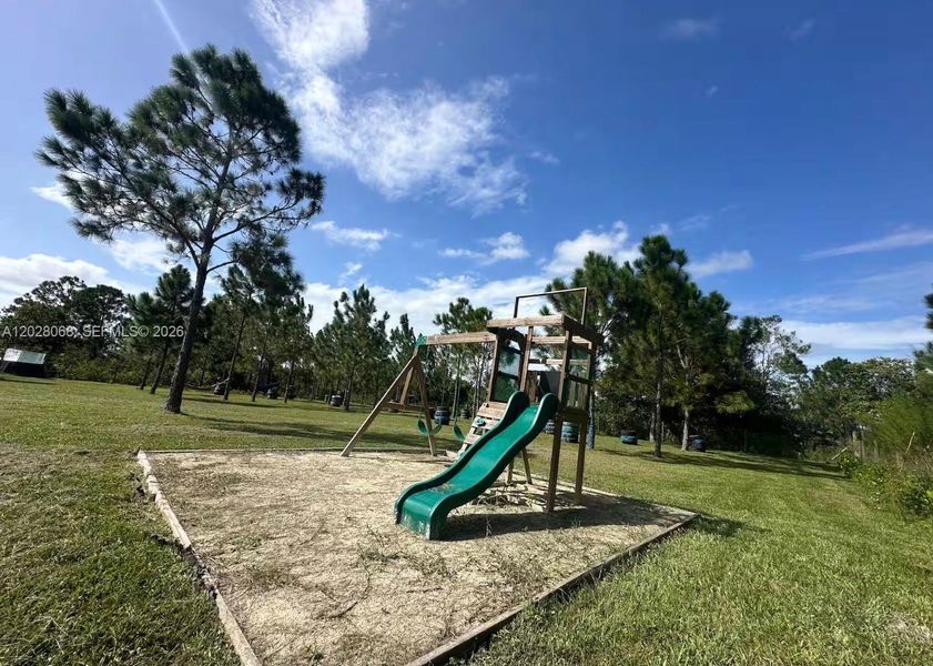 Community amenities in , Okeechobee (Image 15).