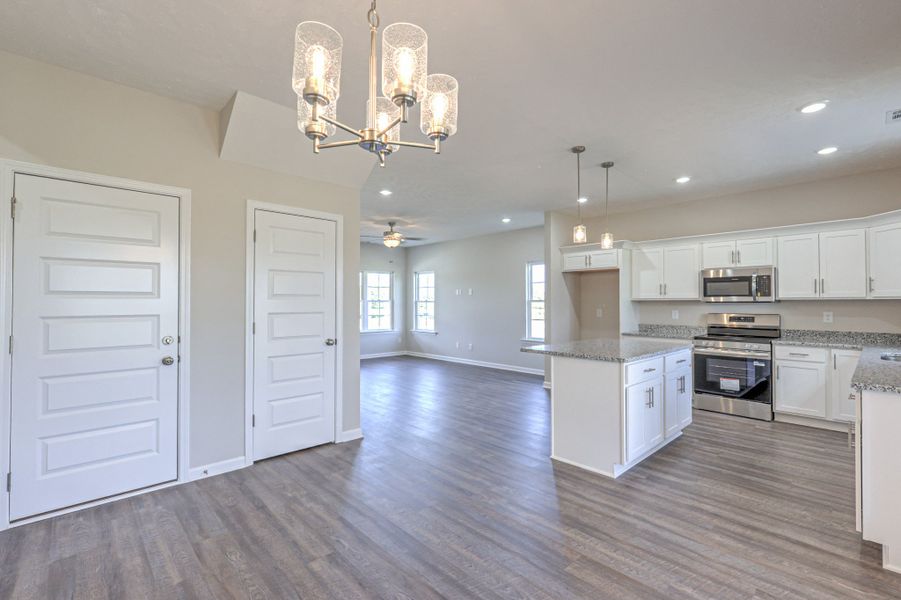 Spacious, unfurnished interior of a new home in Collin's Place, Decherd (Image 26).