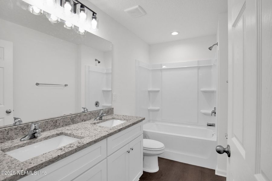 Furnished interior view inside a new home in , Palatka (Image 12).