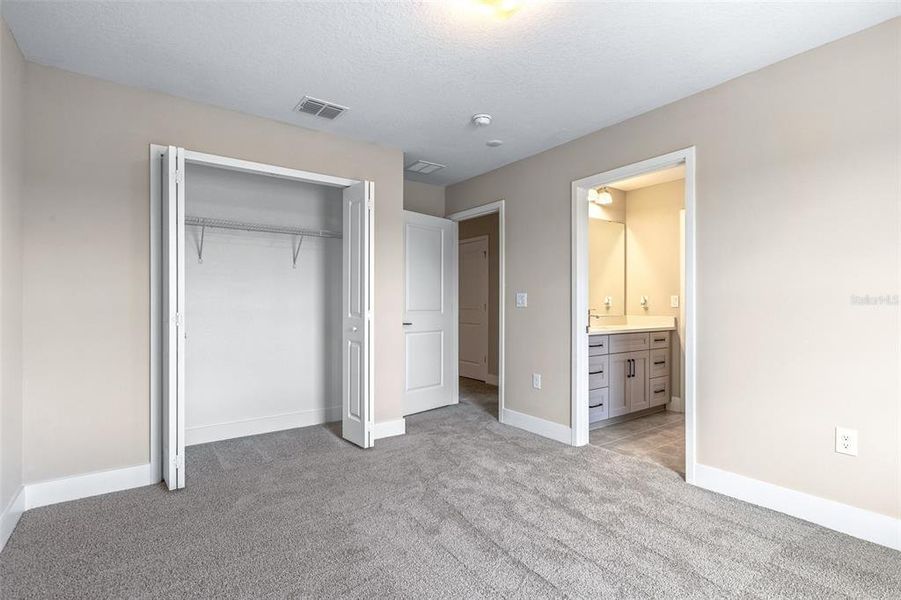 Spacious, unfurnished interior of a new home in Gray Hawk at Hole Two, Daytona Beach (Image 55). Spacious, unfurnished interior of a new home in Gray Hawk at Hole Two, Daytona Beach (Image 55).
