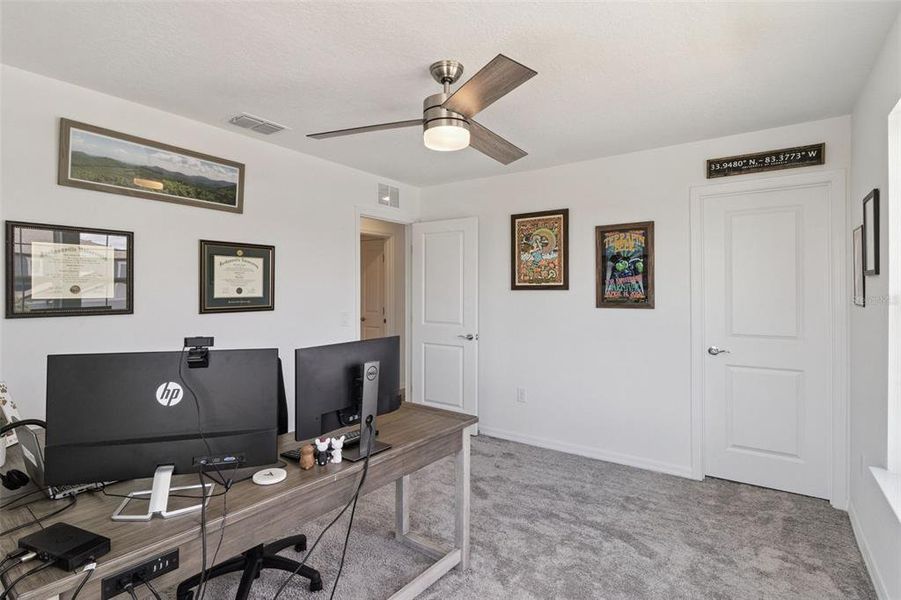 Furnished interior view inside a new home in , Lake Alfred (Image 31).