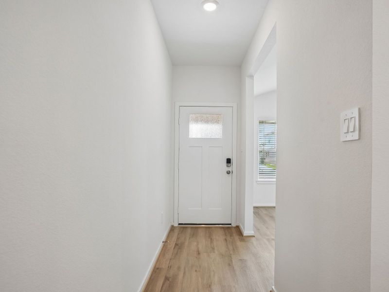 Spacious, unfurnished interior of a new home in Granger Pointe - Premier Series, Conroe (Image 9). Spacious, unfurnished interior of a new home in Granger Pointe - Premier Series, Conroe (Image 9).
