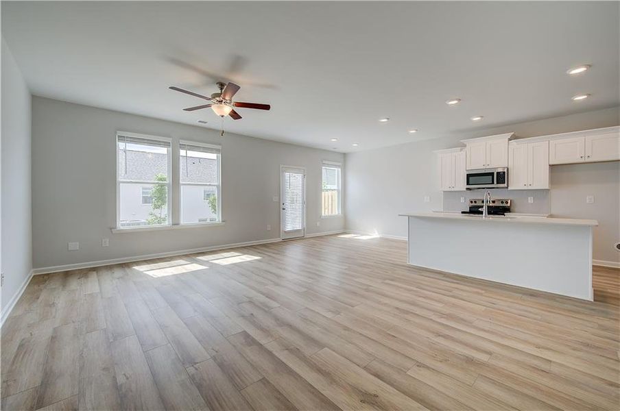 Spacious, unfurnished interior of a new home in Bowers Farm, McDonough (Image 12).