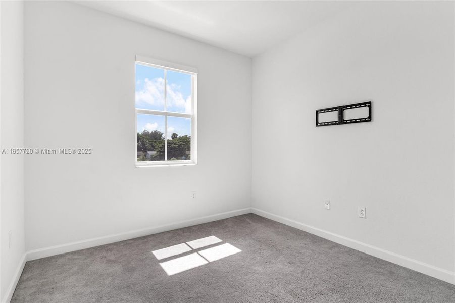 Spacious, unfurnished interior of a new home in , Miami (Image 16).