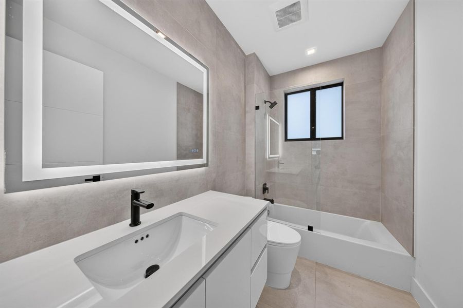 bathroom bathroom