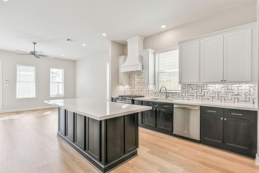 Furnished interior view inside a new home in Pearland Old Townsite, Pearland (Image 10).