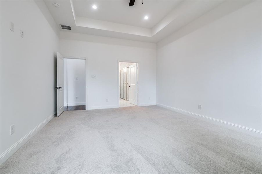 Spacious, unfurnished interior of a new home in , Waxahachie (Image 17).