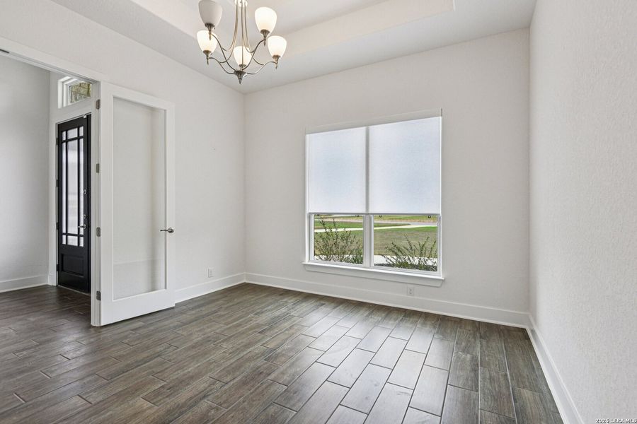 Spacious, unfurnished interior of a new home in Waldsanger, New Braunfels (Image 53).