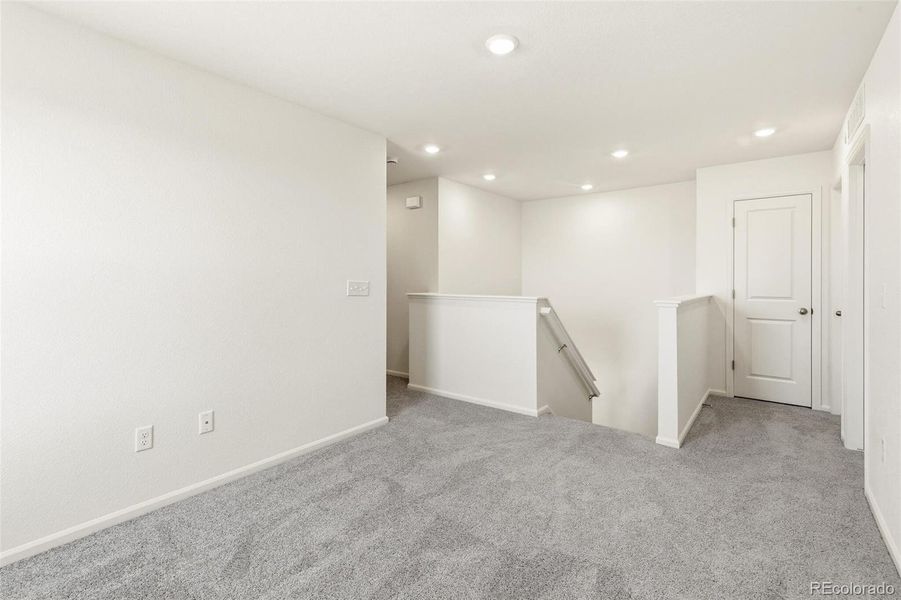 Spacious, unfurnished interior of a new home in Turnberry, Commerce City (Image 29).