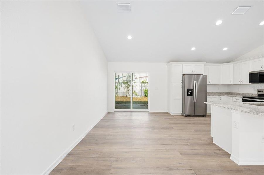 Spacious, unfurnished interior of a new home in , Ocala (Image 55).
