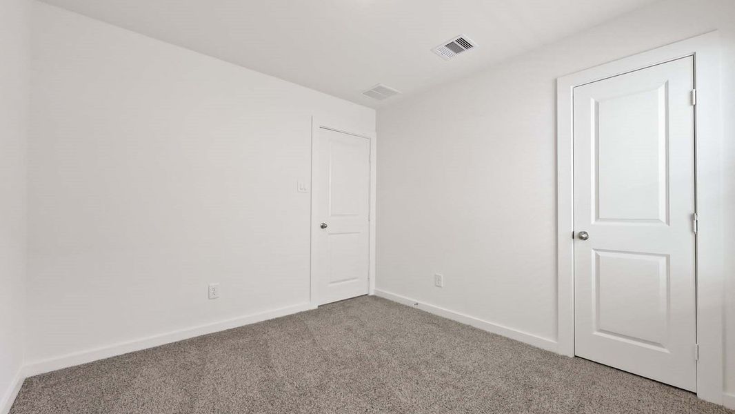 Spacious, unfurnished interior of a new home in Holly Ridge, Rosenberg (Image 23).