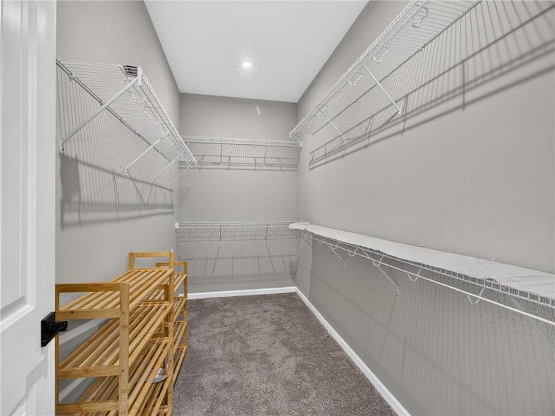 Spacious, unfurnished interior of a new home in Laurel Farms, Dallas (Image 38).