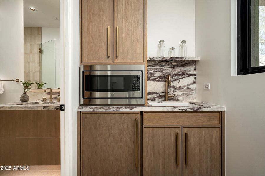 27-8386 E Leaning Rock Staged-29