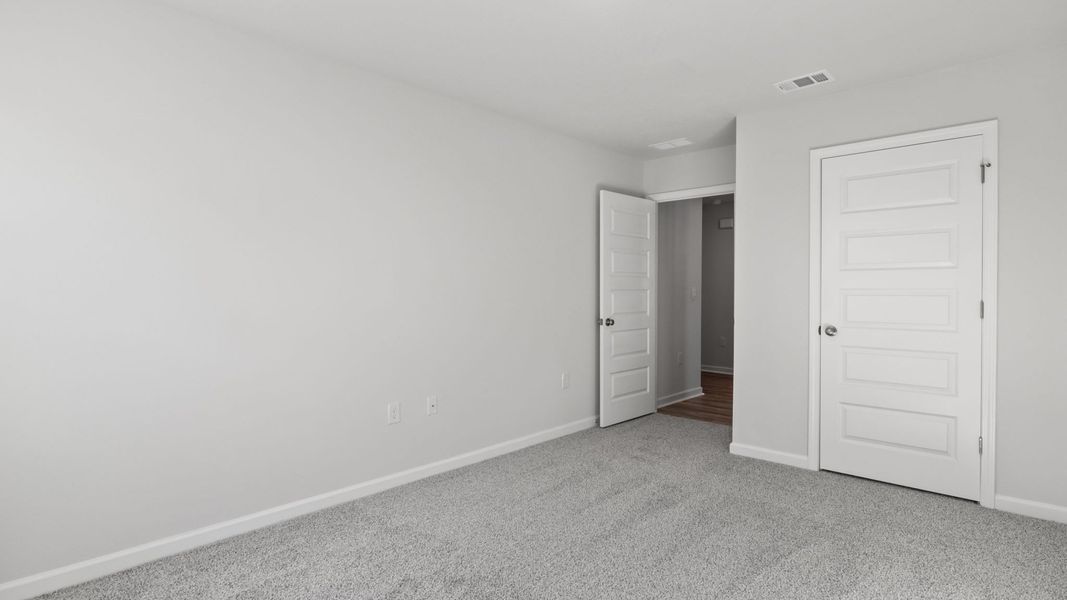 Representative unfurnished interior of a home built from the Walker by D.R. Horton in Ashton Park Phase III, Freeport (Image 20).