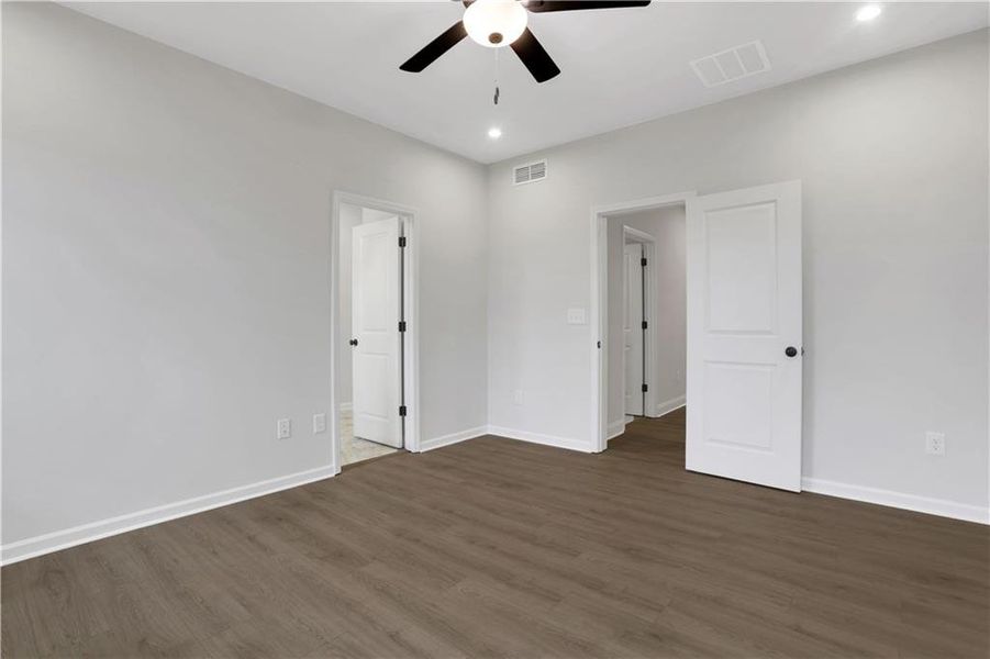 Spacious, unfurnished interior of a new home in Towne Village at Suwanee Dam, Sugar Hill (Image 35). Spacious, unfurnished interior of a new home in Towne Village at Suwanee Dam, Sugar Hill (Image 35).