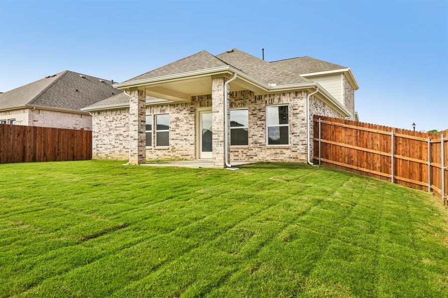 Exterior details and patio area of a home in Lone Oak, Alvarado (Image 3). Exterior details and patio area of a home in Lone Oak, Alvarado (Image 3).
