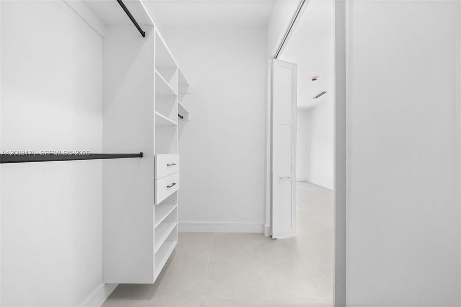 Spacious, unfurnished interior of a new home in , Homestead (Image 30).