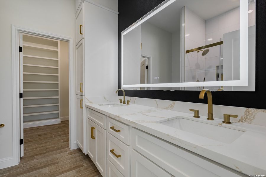 Furnished interior view inside a new home in , Eagle Pass (Image 12).