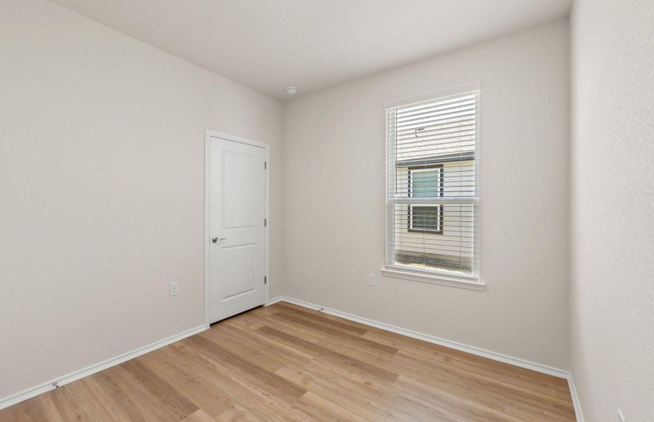 Spacious, unfurnished interior of a new home in Sun City Texas, Georgetown (Image 17).