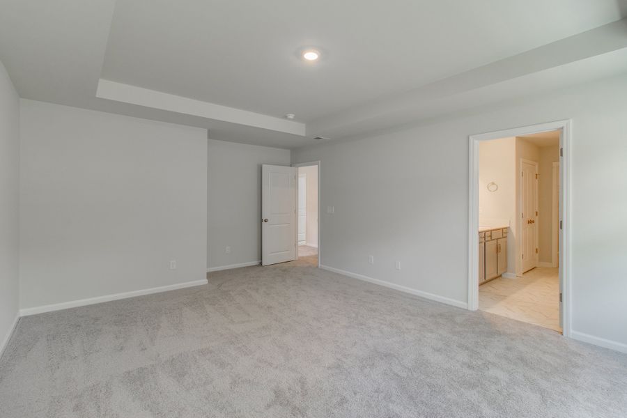 Spacious, unfurnished interior of a new home in Bluefield, Lexington (Image 29).