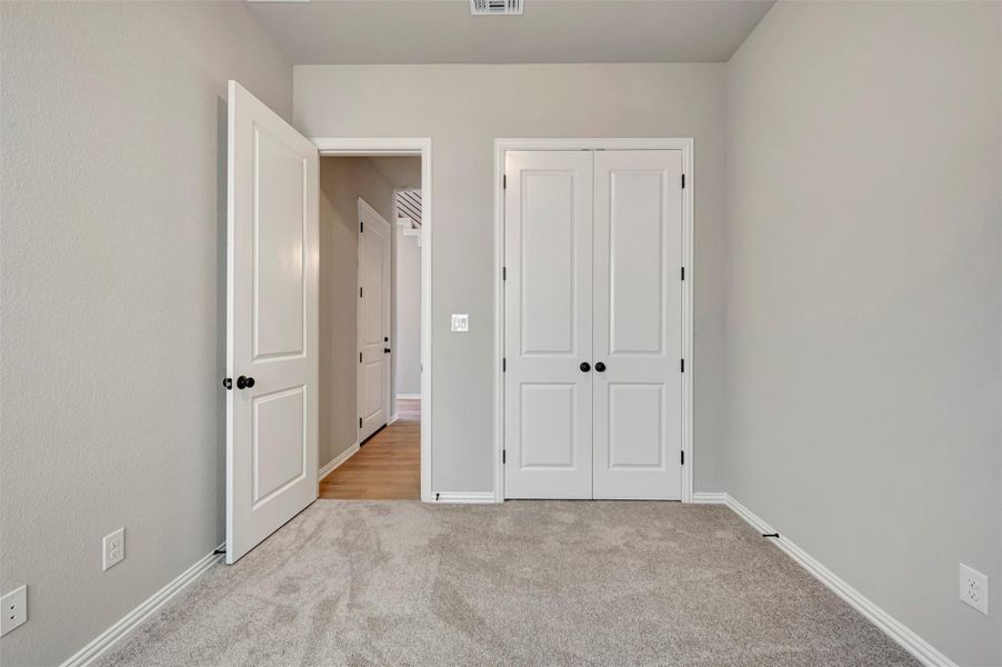 Spacious, unfurnished interior of a new home in Heritage, Dripping Springs (Image 29).