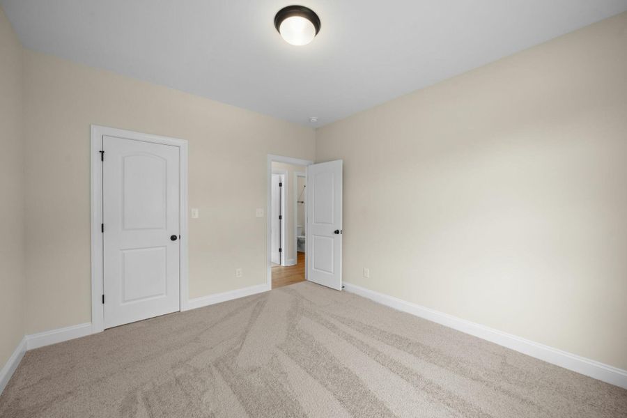 Spacious, unfurnished interior of a new home in Grove Park, Clemmons (Image 25).