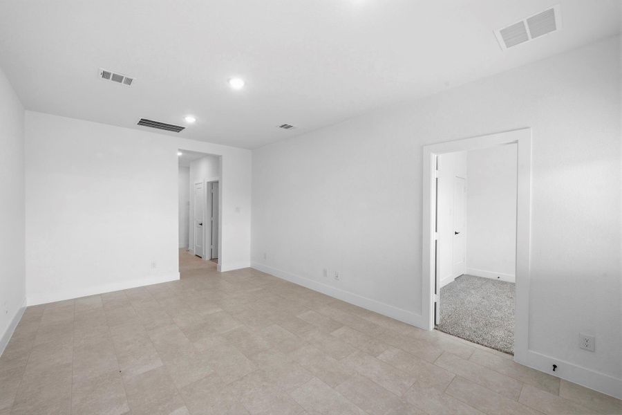 Spacious, unfurnished interior of a new home in Bridgeland, Cypress (Image 12).
