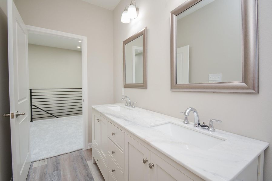 Shaker vanity with double sinks in secondary bathroom! Shaker vanity with double sinks in secondary bathroom!