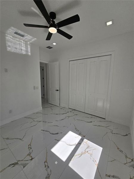 Spacious, unfurnished interior of a new home in , Tampa (Image 30).