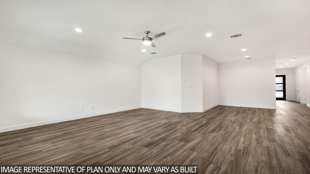 Spacious, unfurnished interior of a new home in Silverthorne, Conroe (Image 19). Spacious, unfurnished interior of a new home in Silverthorne, Conroe (Image 19).