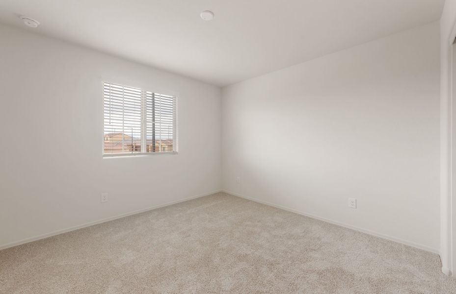 Spacious, unfurnished interior of a new home in El Rancho Santa Rosa, Maricopa (Image 17).