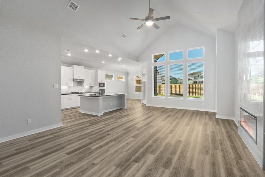 Spacious, unfurnished interior of a new home in Lariat, Liberty Hill (Image 37).