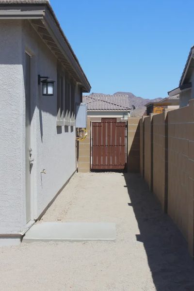 Exterior details and patio area of a home in Las Barrancas, Yuma (Image 3).