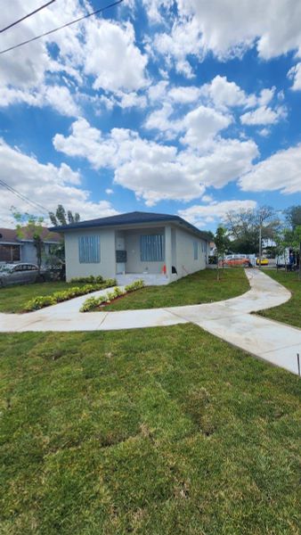 Image 8 of a home in . Image 8 of a home in .