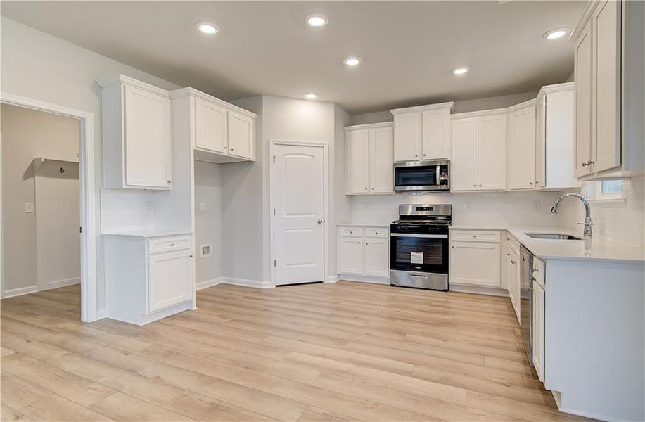 Furnished interior view inside a new home in Cooper Park, McDonough (Image 6).