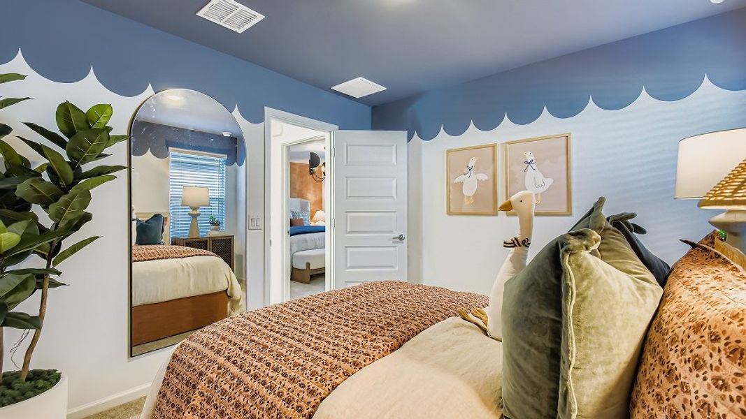 2556 Iris Bed2 2of2 F1 Base2