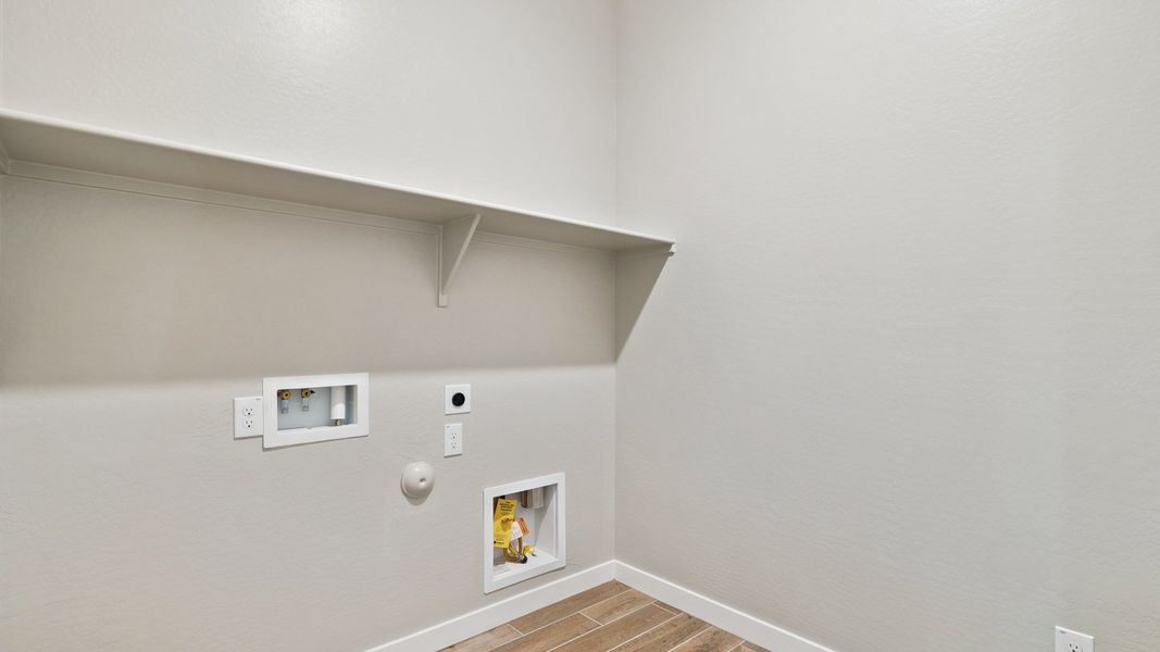Spacious, unfurnished interior of a new home in Upper Canyon, Phoenix (Image 30).
