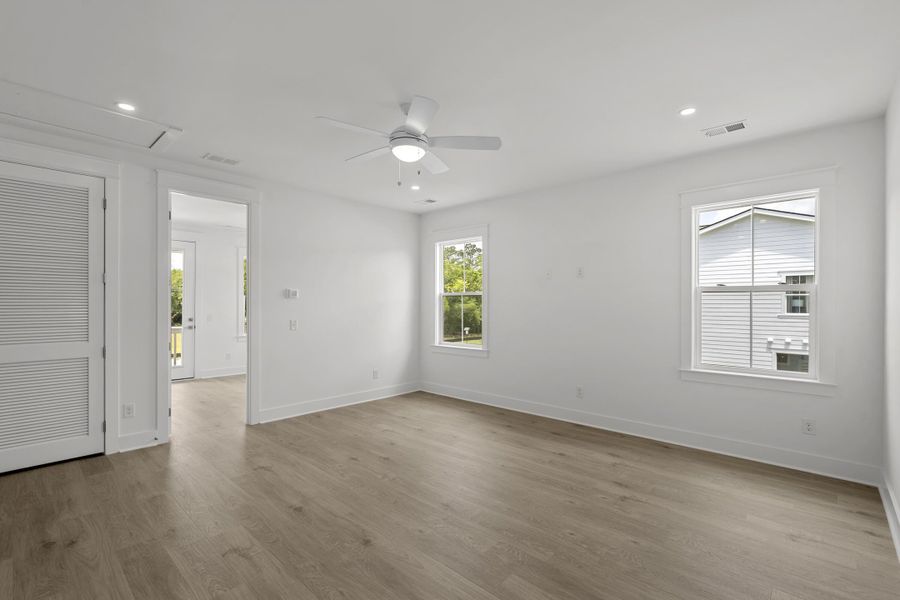 Spacious, unfurnished interior of a new home in Miller's Crossing, Johns Island (Image 28). Spacious, unfurnished interior of a new home in Miller's Crossing, Johns Island (Image 28).