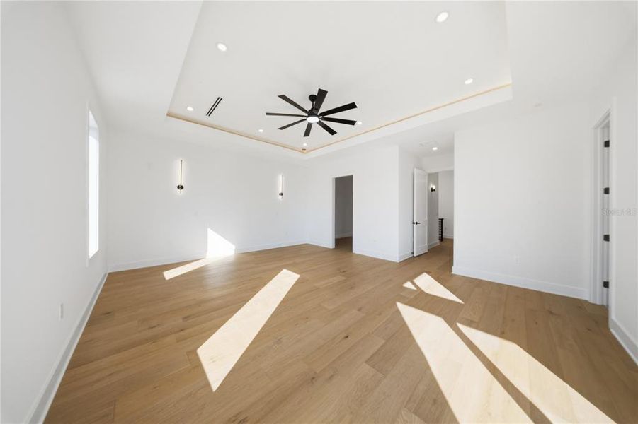 Spacious, unfurnished interior of a new home in , Tampa (Image 52).