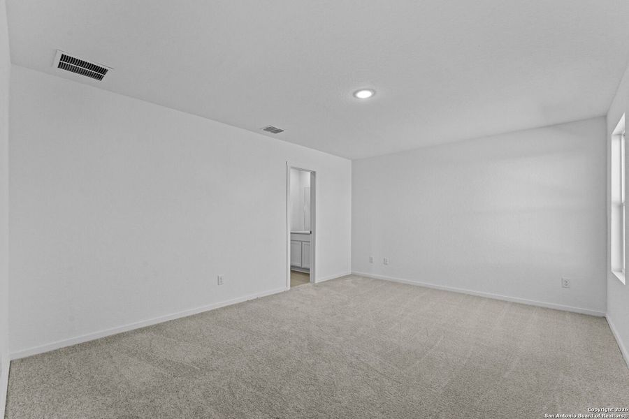 Spacious, unfurnished interior of a new home in Friendship Oaks: Watermill Collection, Fredericksburg (Image 21).