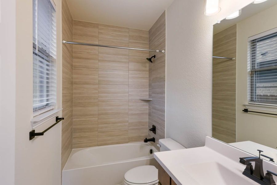 Furnished interior view inside a new home in Las Lomas, Forney (Image 16).