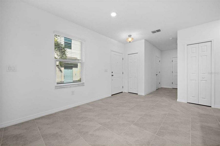 Spacious, unfurnished interior of a new home in , Palmetto (Image 20).