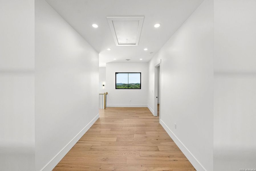 Spacious, unfurnished interior of a new home in , Boerne (Image 68).
