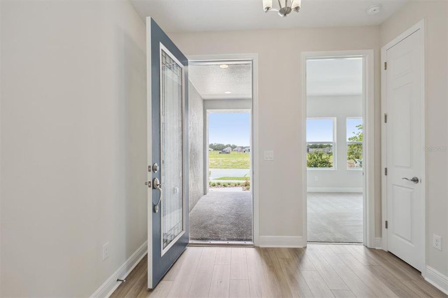 Spacious, unfurnished interior of a new home in Waterset, Apollo Beach (Image 25).