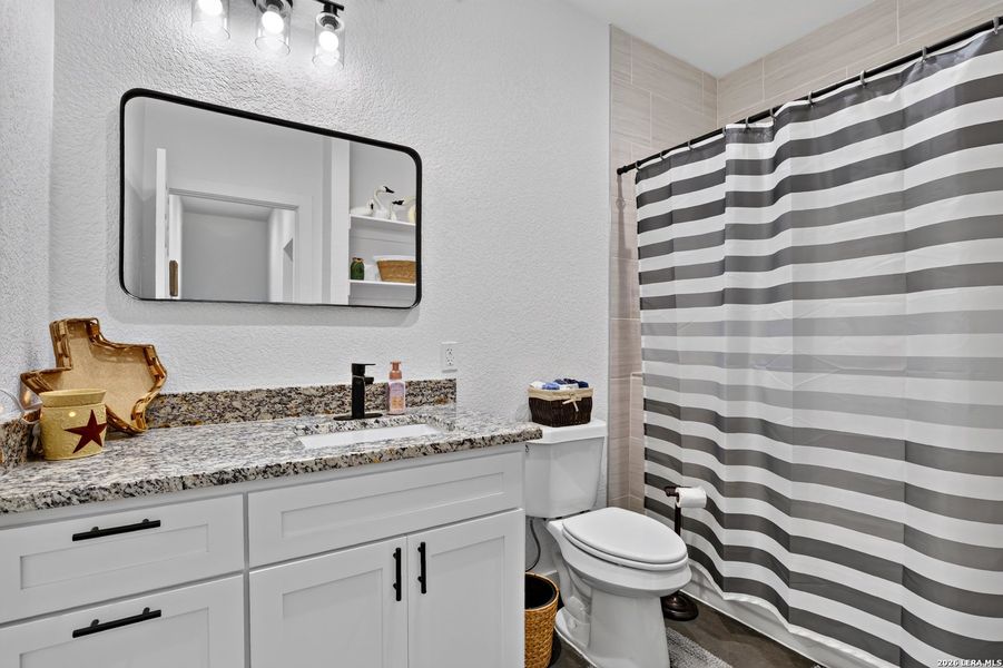 Furnished interior view inside a new home in , Kenedy (Image 15).
